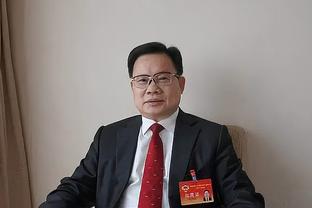 拉塞尔谈科比雕像：他值得更多 比如设立科比日等等